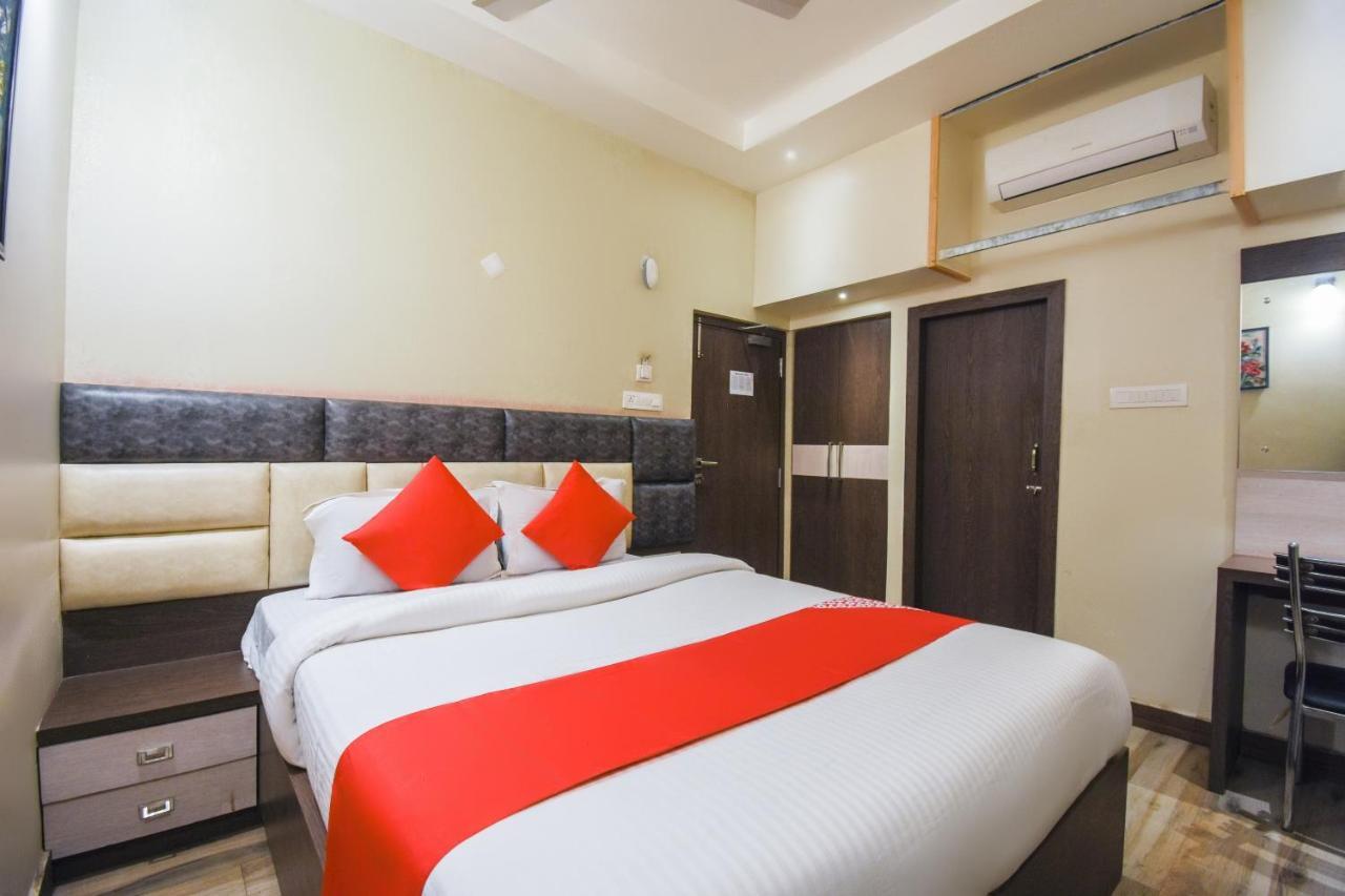 Oyo 64260 Hotel Rajnandini Hābra Eksteriør bilde