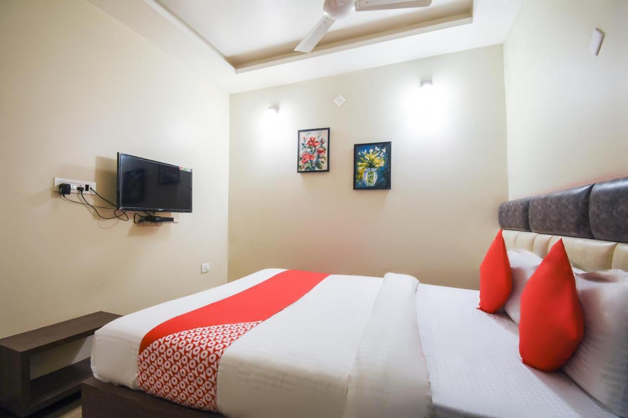 Oyo 64260 Hotel Rajnandini Hābra Eksteriør bilde